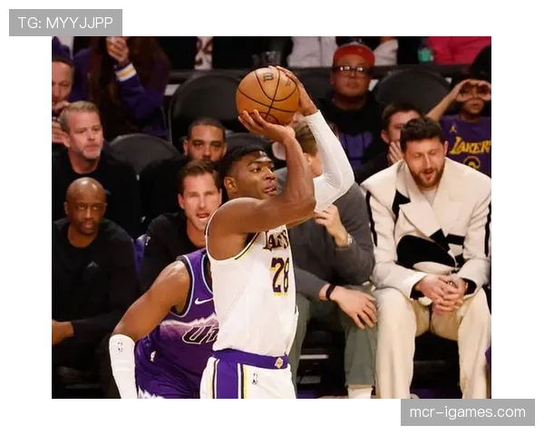 湖人131-107大胜爵士，八村塁22分10篮板艾顿22分10篮板